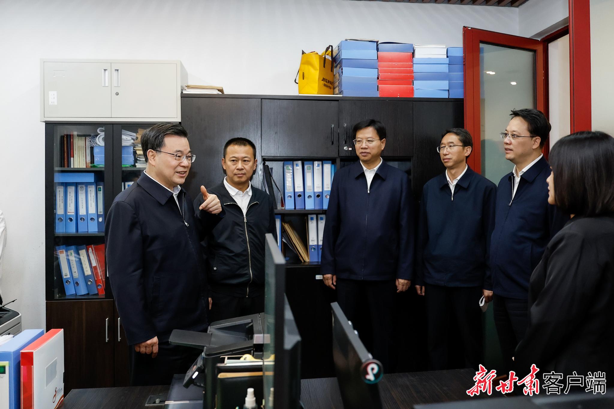胡昌升在兰州市城关区调研