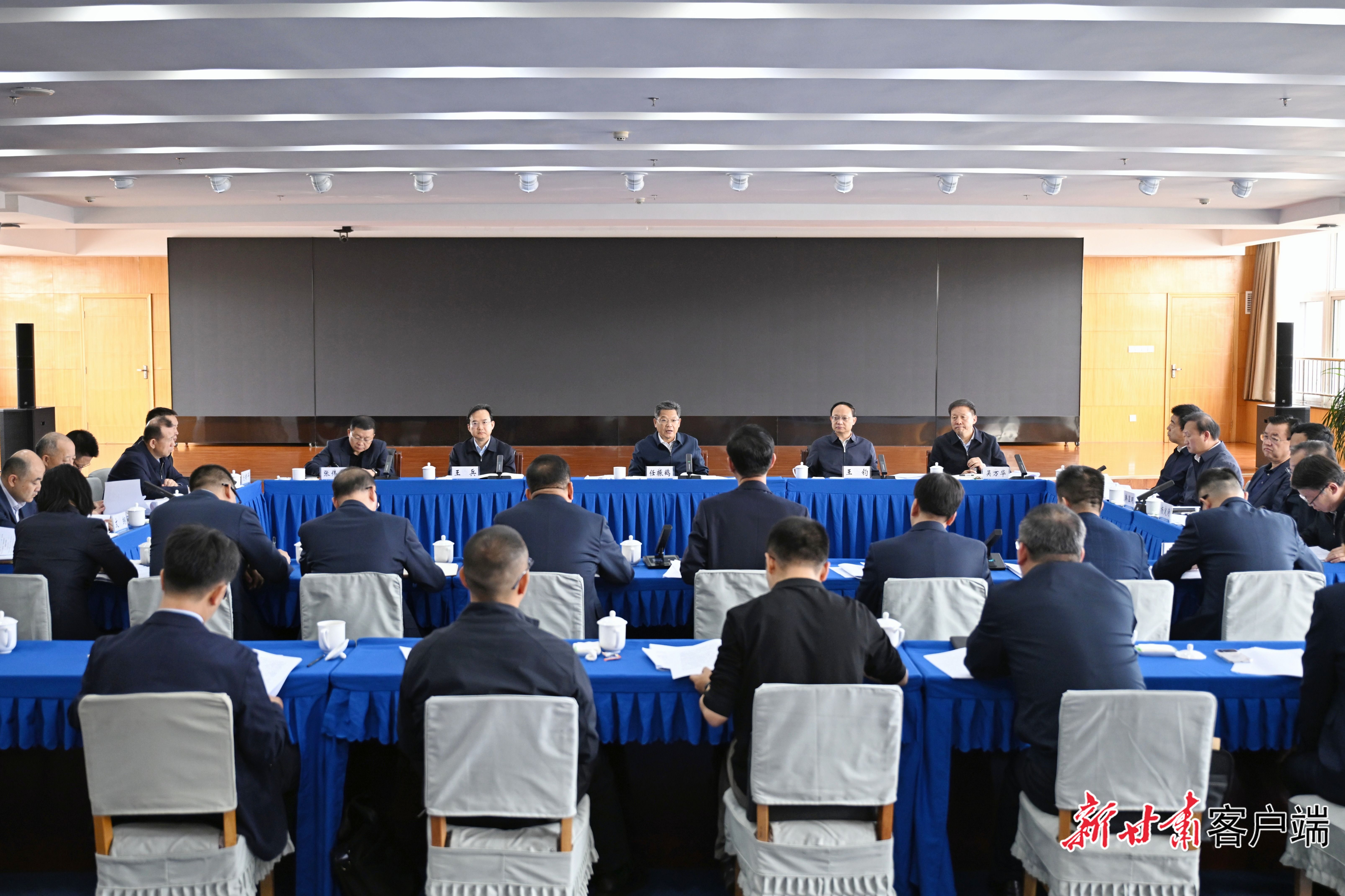任振鹤在甘肃建投集团调研